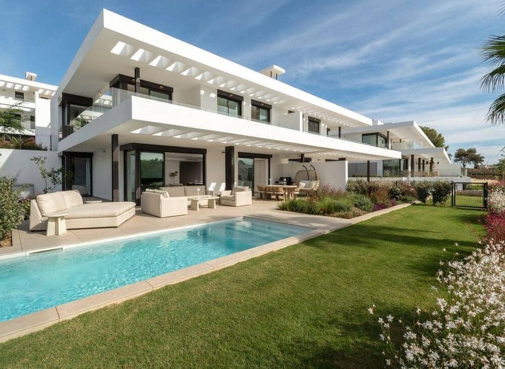 4 soverom Kjedet enebolig til salgs i Marbella med svømmebasseng garasje - € 2 095 000 (Ref: 9400305)