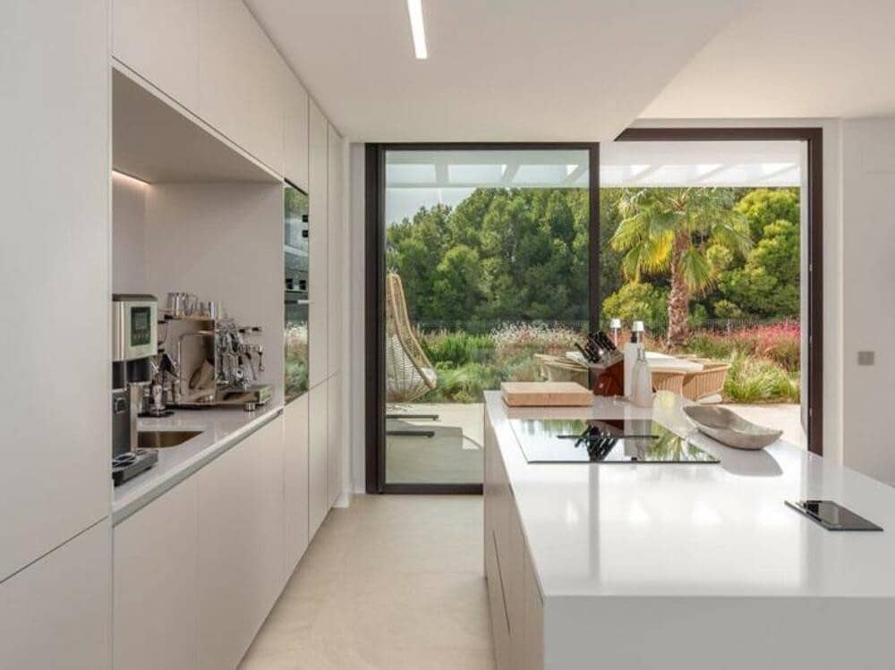 4 soverom Kjedet enebolig til salgs i Marbella med svømmebasseng garasje - € 2 095 000 (Ref: 9400305)