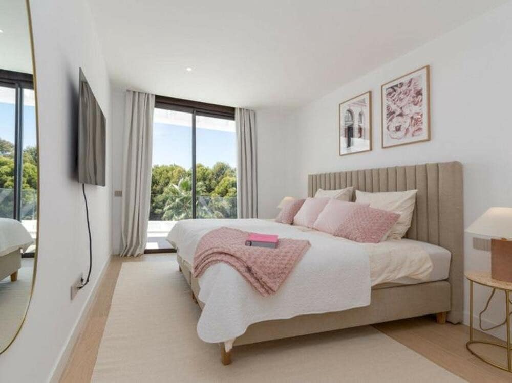 4 soverom Kjedet enebolig til salgs i Marbella med svømmebasseng garasje - € 2 095 000 (Ref: 9400305)