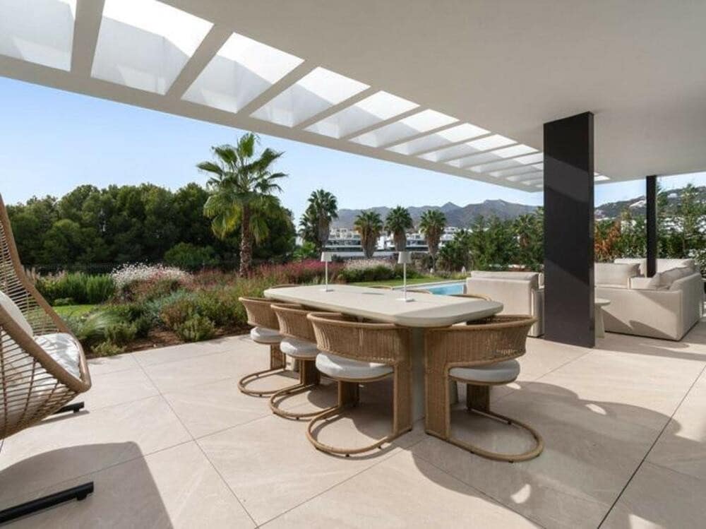 4 soverom Kjedet enebolig til salgs i Marbella med svømmebasseng garasje - € 2 095 000 (Ref: 9400305)