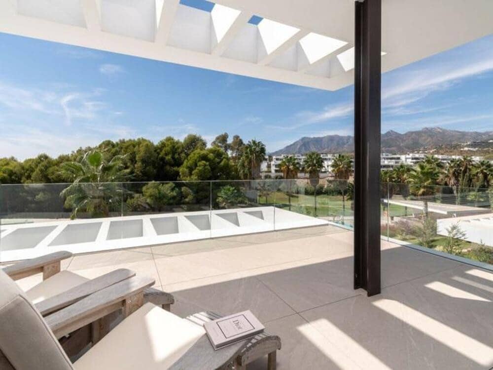 4 soverom Kjedet enebolig til salgs i Marbella med svømmebasseng garasje - € 2 095 000 (Ref: 9400305)
