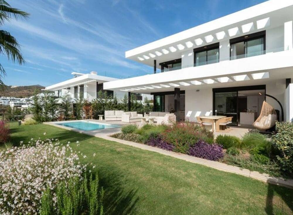 4 soverom Kjedet enebolig til salgs i Marbella med svømmebasseng garasje - € 2 095 000 (Ref: 9400305)