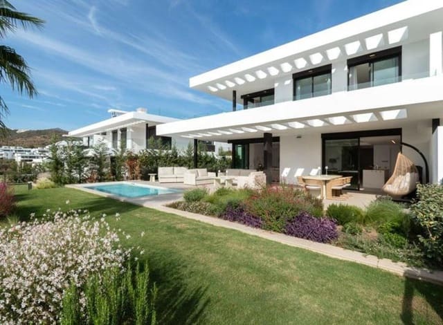 4 soverom Kjedet enebolig til salgs i Santa Clara, Marbella med svømmebasseng garasje - € 2 095 000 (Ref: 9400305)