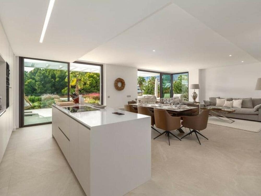 4 soverom Kjedet enebolig til salgs i Marbella med svømmebasseng garasje - € 2 095 000 (Ref: 9400305)
