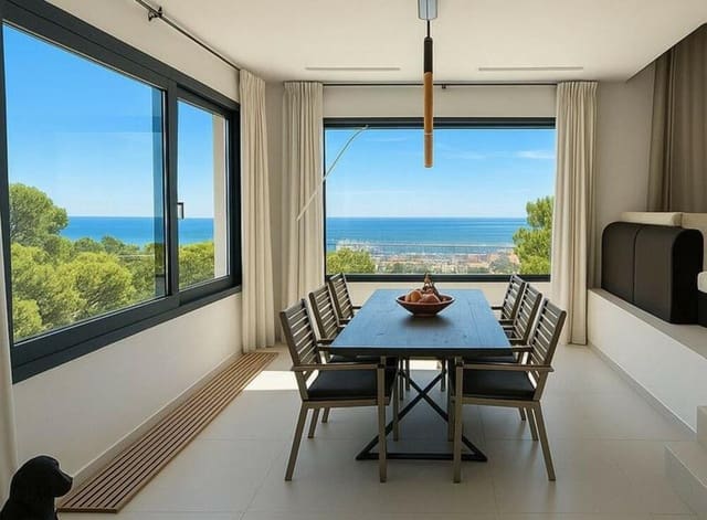 4 slaapkamer Villa te koop in Playa Bajadilla - Puertos, Marbella met zwembad garage - € 2.100.000 (Ref: 9400306)