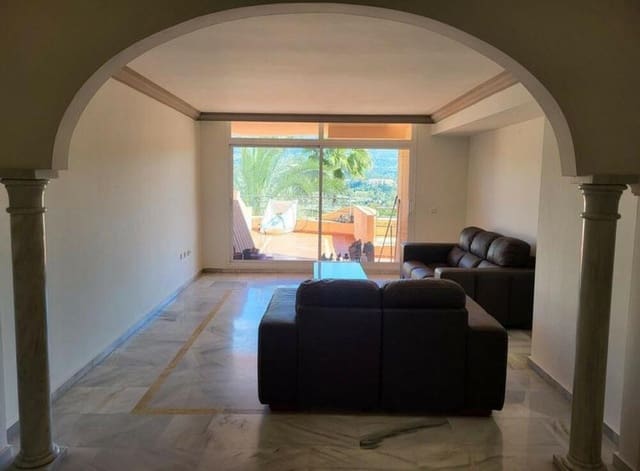 2 makuuhuone Huoneisto myytävänä paikassa Los Naranjos, Marbella mukana uima-altaan 
autotalli - 468 000 € (Ref: 9400308)