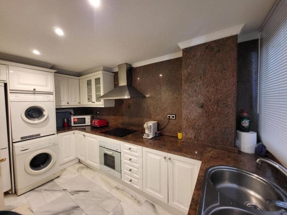 2 makuuhuone Huoneisto myytävänä paikassa Marbella mukana uima-altaan 
autotalli - 468 000 € (Ref: 9400308)