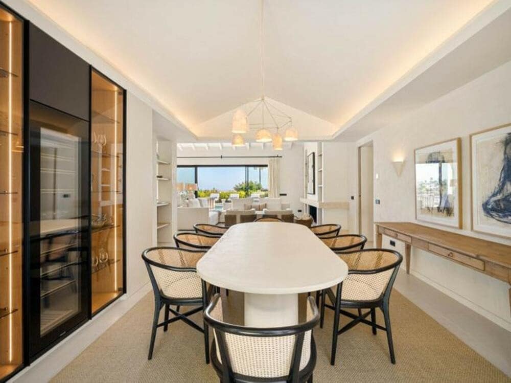 4 sypialnia Willa na sprzedaż w Nueva Andalucia z basenem garażem - 3 950 000 € (Ref: 9400309)