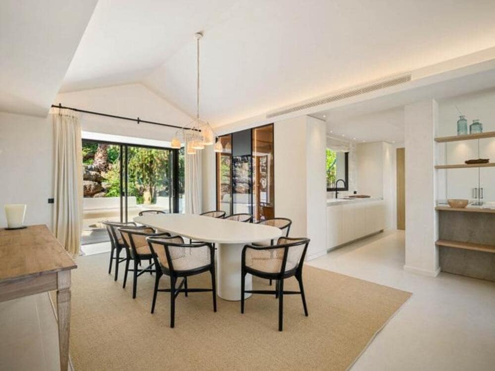 4 sypialnia Willa na sprzedaż w Nueva Andalucia z basenem garażem - 3 950 000 € (Ref: 9400309)