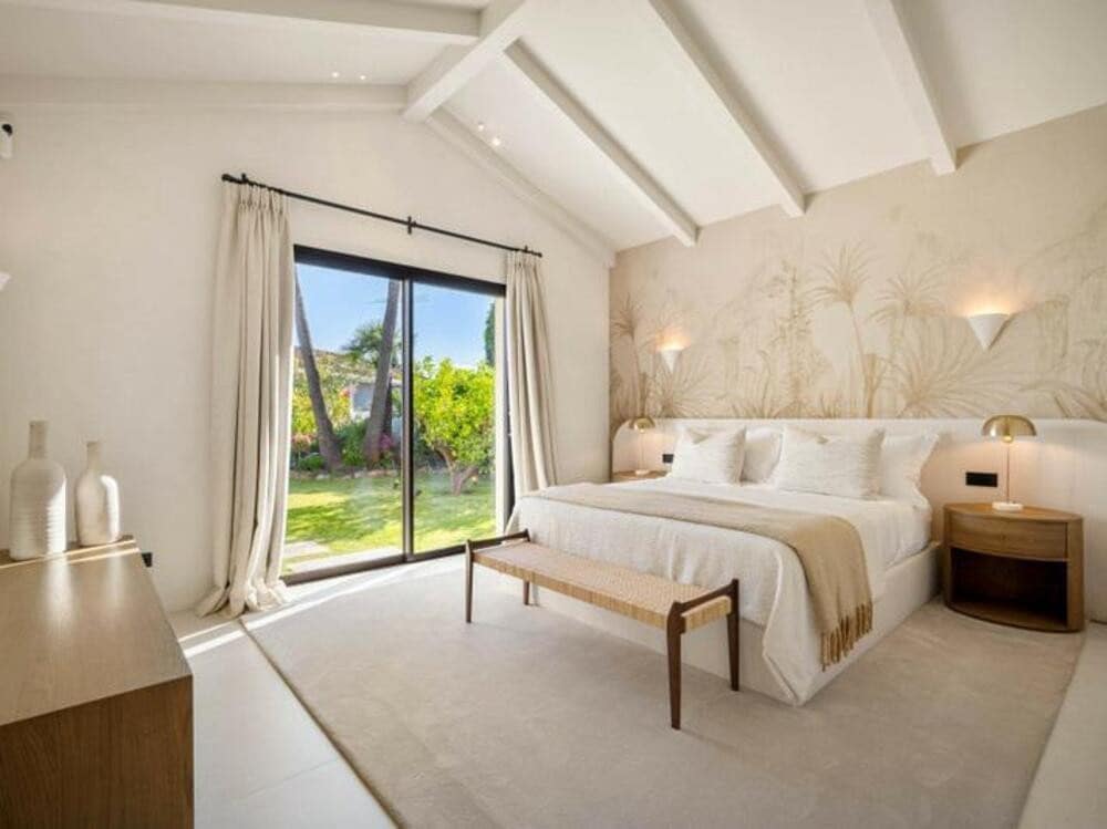 4 sypialnia Willa na sprzedaż w Nueva Andalucia z basenem garażem - 3 950 000 € (Ref: 9400309)