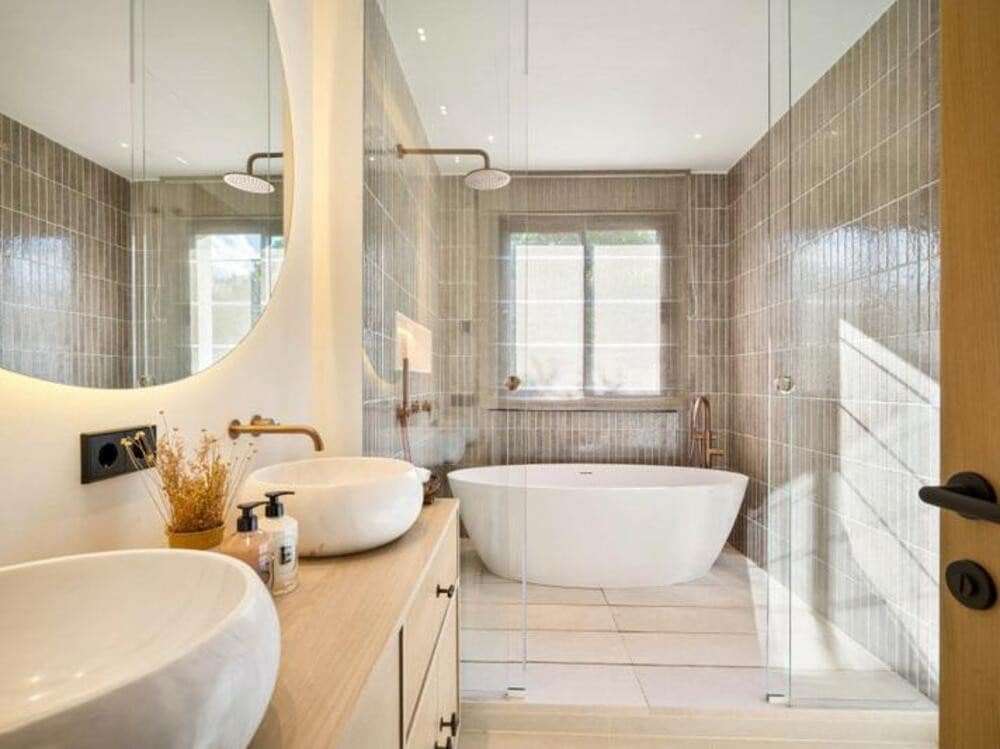 4 sypialnia Willa na sprzedaż w Nueva Andalucia z basenem garażem - 3 950 000 € (Ref: 9400309)