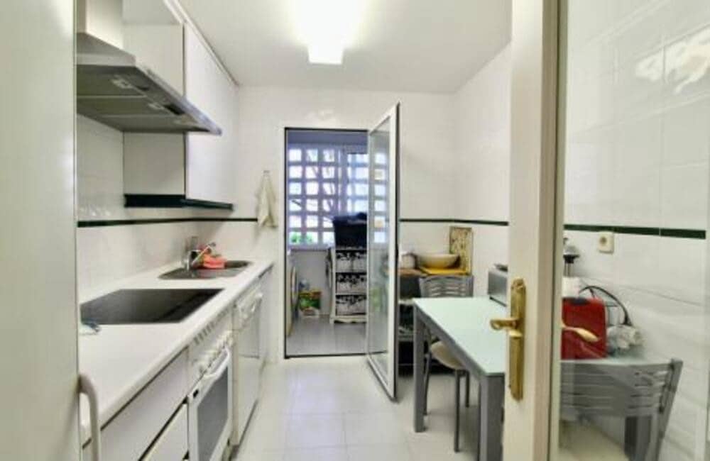 3 camera da letto Appartamento da affittare in Marbella con piscina garage - 2.200 € (Rif: 9400311)