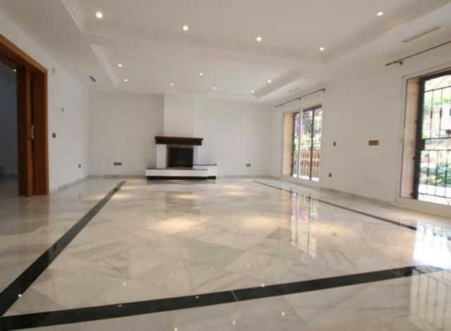4 bedroom Villa for rent in El Rosario, Marbella with pool garage - € 5,500 (Ref: 9400312)