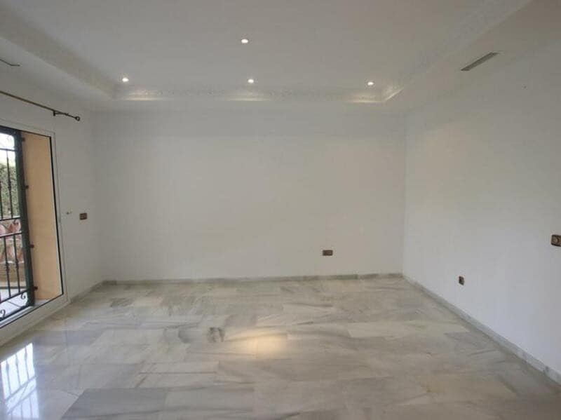 4 slaapkamer Villa te huur in Marbella met zwembad garage - € 5.500 (Ref: 9400312)