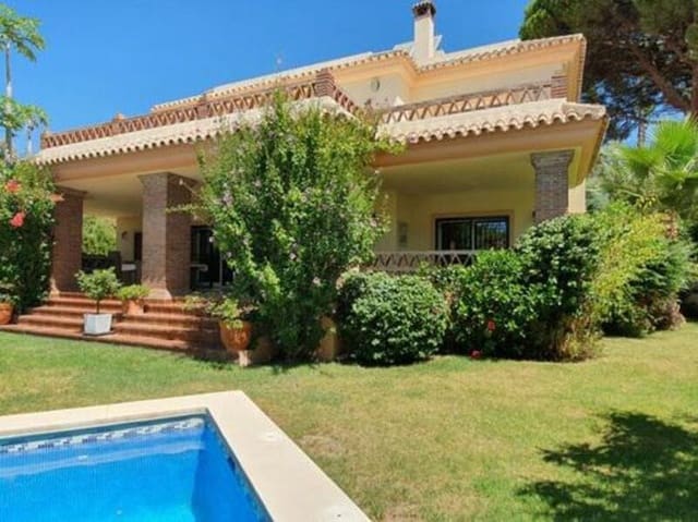 4 bedroom Villa for rent in El Rosario, Marbella with pool garage - € 5,500 (Ref: 9400312)
