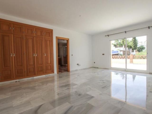 4 bedroom Villa for rent in El Rosario, Marbella with pool garage - € 5,500 (Ref: 9400312)