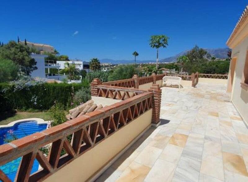 4 slaapkamer Villa te huur in Marbella met zwembad garage - € 5.500 (Ref: 9400312)