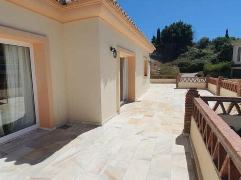 4 slaapkamer Villa te huur in Marbella met zwembad garage - € 5.500 (Ref: 9400312)