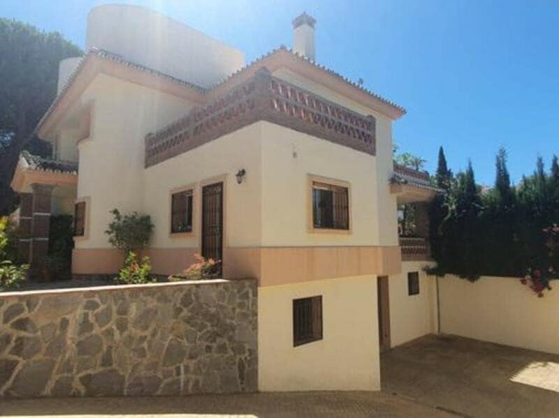 4 slaapkamer Villa te huur in Marbella met zwembad garage - € 5.500 (Ref: 9400312)