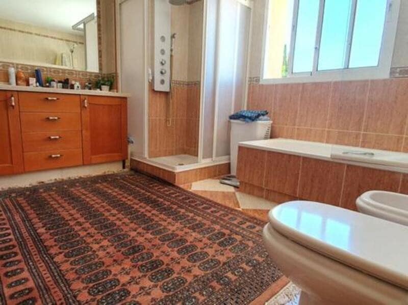 4 slaapkamer Villa te huur in Marbella met zwembad garage - € 5.500 (Ref: 9400312)
