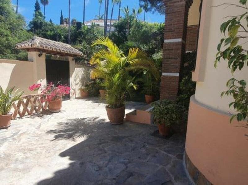 4 slaapkamer Villa te huur in Marbella met zwembad garage - € 5.500 (Ref: 9400312)
