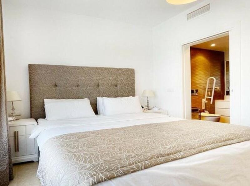 4 sovrum Takvåning till salu i Nueva Andalucia med pool garage - 660 000 € (Ref: 9403167)