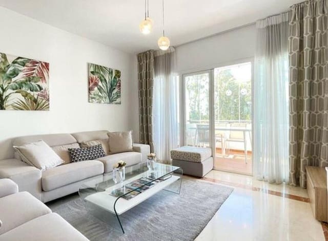 4 chambre Penthouse à vendre à Nueva Andalucía Centro, Marbella avec piscine garage - 660 000 € (Ref: 9403167)