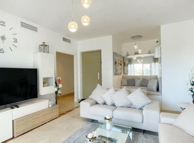 4 chambre Penthouse à vendre à Nueva Andalucía Centro, Marbella avec piscine garage - 660 000 € (Ref: 9403167)