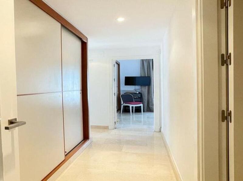 4 soveværelse Penthouse til salg i Nueva Andalucia med swimmingpool garage - € 660.000 (Ref: 9403167)