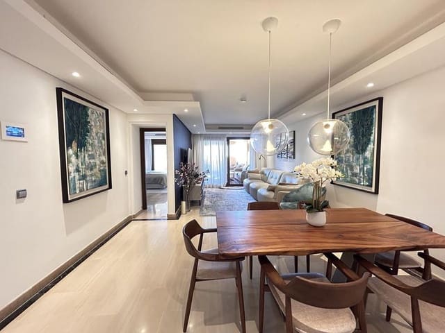 2 quarto Apartamento para arrendar em El Padrón, Estepona com piscina garagem - 3 000 € (Ref: 9403168)