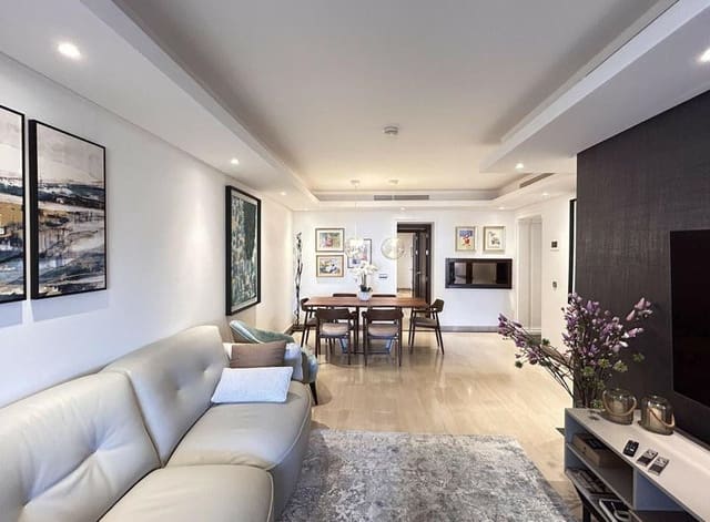 2 quarto Apartamento para arrendar em El Padrón, Estepona com piscina garagem - 3 000 € (Ref: 9403168)