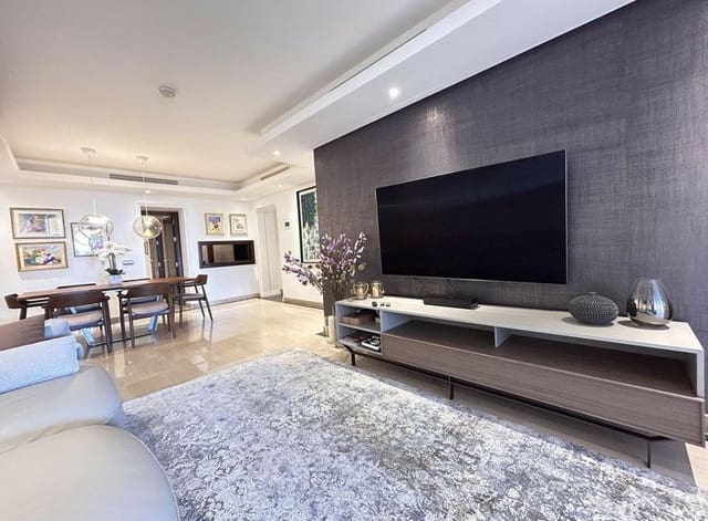 2 quarto Apartamento para arrendar em El Padrón, Estepona com piscina garagem - 3 000 € (Ref: 9403168)