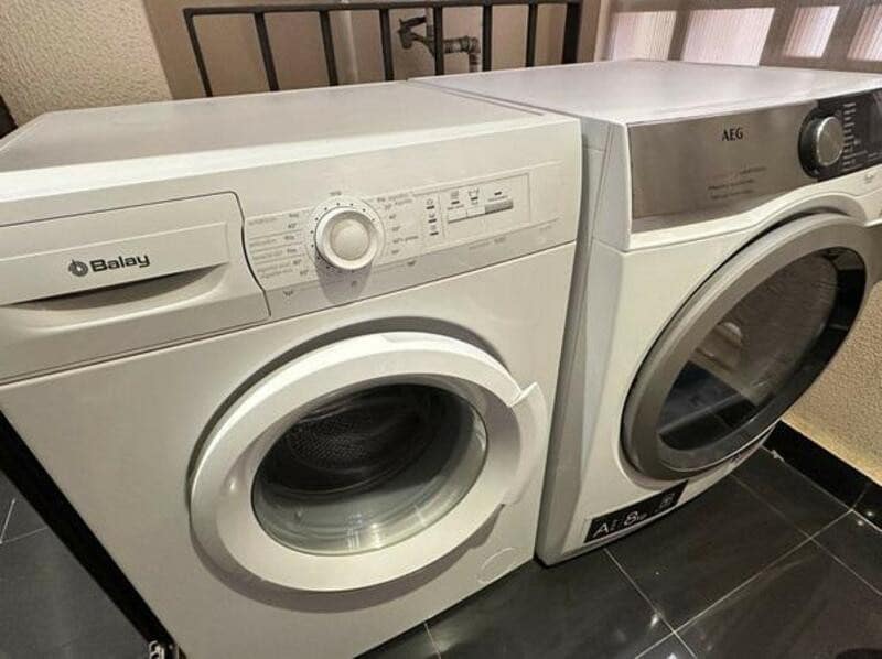 2 soverom Leilighet til leie i Estepona med svømmebasseng garasje - € 3 000 (Ref: 9403168)