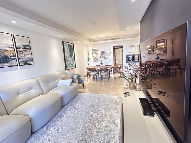 2 quarto Apartamento para arrendar em El Padrón, Estepona com piscina garagem - 3 000 € (Ref: 9403168)