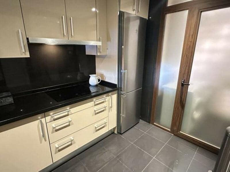 2 sypialnia Apartament do wynajęcia w Estepona z basenem garażem - 3 500 € (Ref: 9403168)
