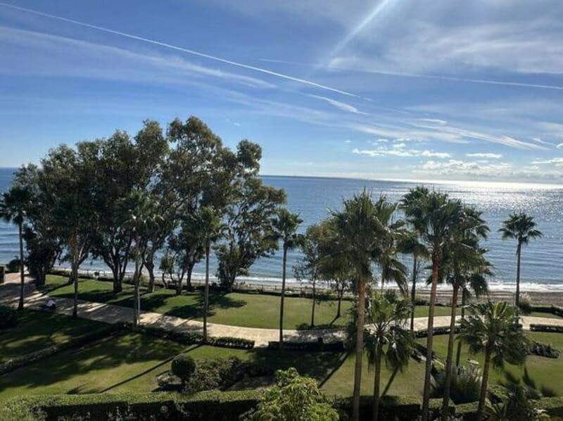 2 sypialnia Apartament do wynajęcia w Estepona z basenem garażem - 3 500 € (Ref: 9403168)