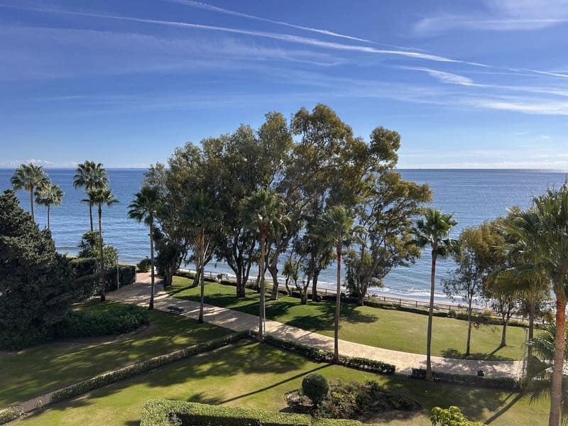2 sypialnia Apartament do wynajęcia w Estepona z basenem garażem - 3 500 € (Ref: 9403168)