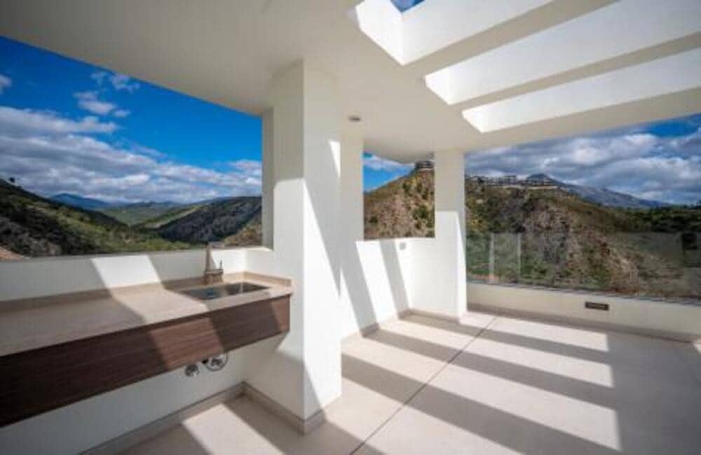 6 quarto Moradia para venda em Benahavis com piscina garagem - 4 695 000 € (Ref: 9403169)
