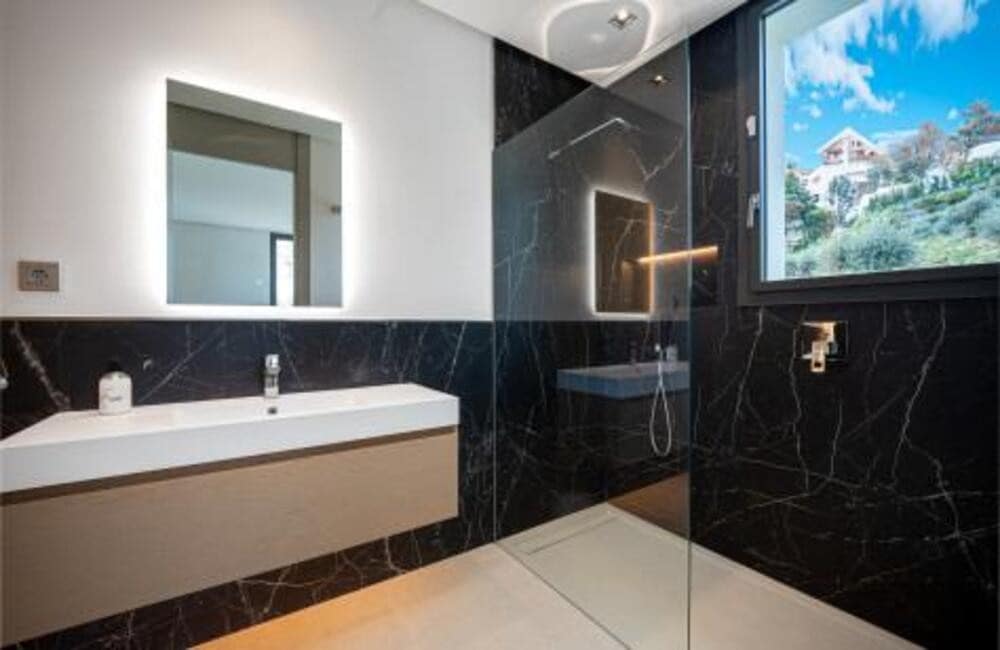 6 quarto Moradia para venda em Benahavis com piscina garagem - 4 695 000 € (Ref: 9403169)
