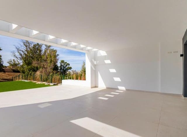3 soverom Kjedet enebolig til salgs i San Pedro de Alcántara Pueblo, Marbella med svømmebasseng garasje - € 1 100 000 (Ref: 9403170)