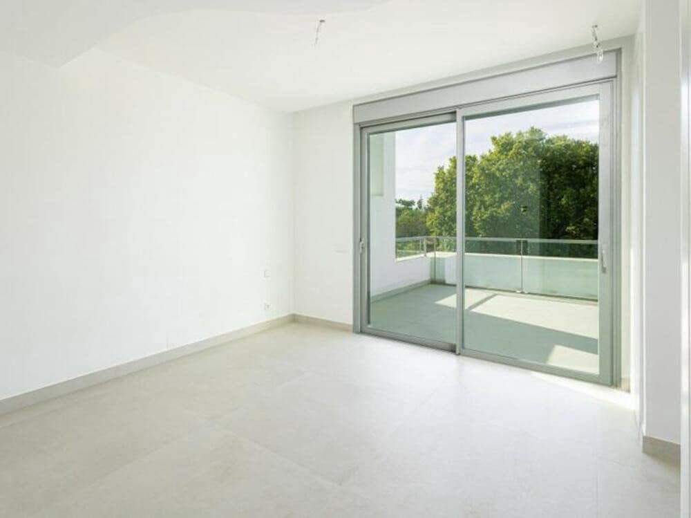 3 soverom Kjedet enebolig til salgs i San Pedro de Alcantara med svømmebasseng garasje - € 1 100 000 (Ref: 9403170)