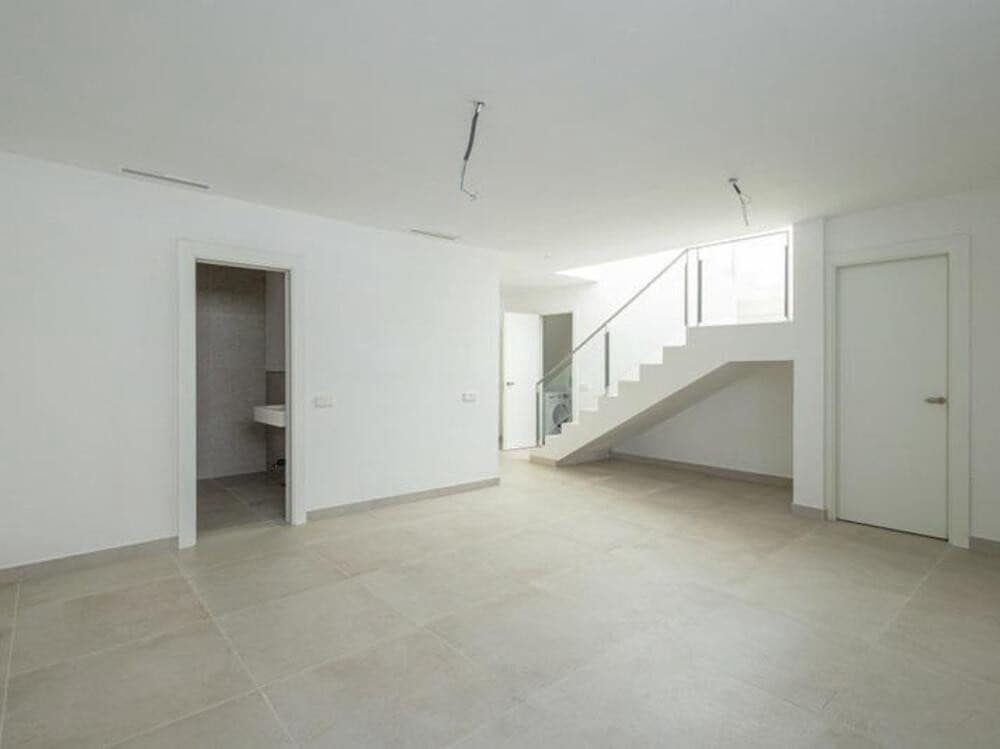 3 soverom Kjedet enebolig til salgs i San Pedro de Alcantara med svømmebasseng garasje - € 1 100 000 (Ref: 9403170)