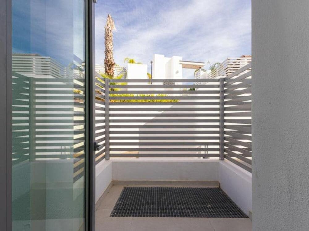 3 soverom Kjedet enebolig til salgs i San Pedro de Alcantara med svømmebasseng garasje - € 1 100 000 (Ref: 9403170)