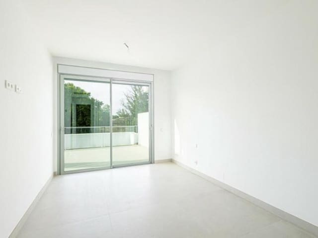 3 soveværelse Semi-Rækkehus til salg i San Pedro de Alcántara Pueblo, Marbella med swimmingpool garage - € 1.150.000 (Ref: 9403170)