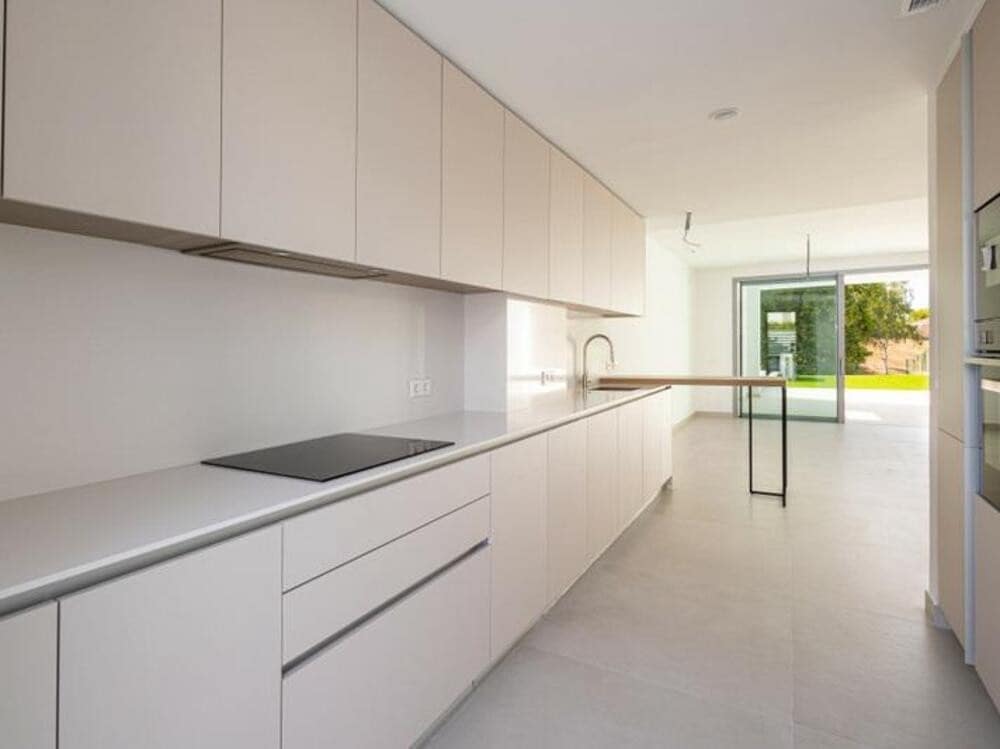 3 soverom Kjedet enebolig til salgs i San Pedro de Alcantara med svømmebasseng garasje - € 1 150 000 (Ref: 9403170)