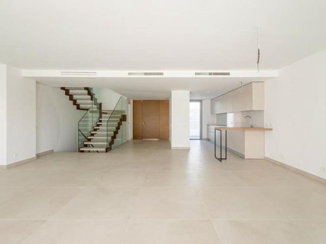 3 soveværelse Semi-Rækkehus til salg i San Pedro de Alcántara Pueblo, Marbella med swimmingpool garage - € 1.150.000 (Ref: 9403170)
