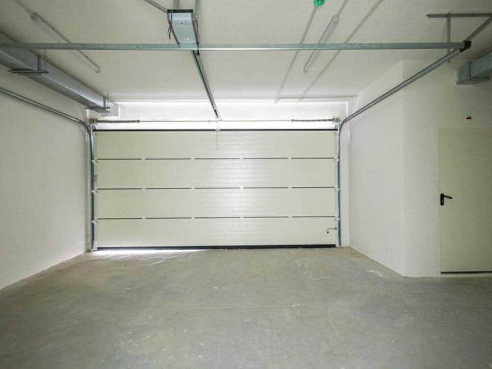 3 soverom Kjedet enebolig til salgs i San Pedro de Alcantara med svømmebasseng garasje - € 1 150 000 (Ref: 9403170)