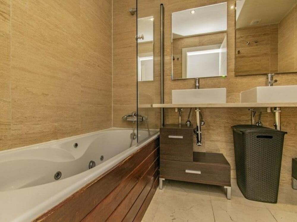 2 soveværelse Lejlighed til salg i Los Flamingos med swimmingpool garage - € 419.000 (Ref: 9403171)