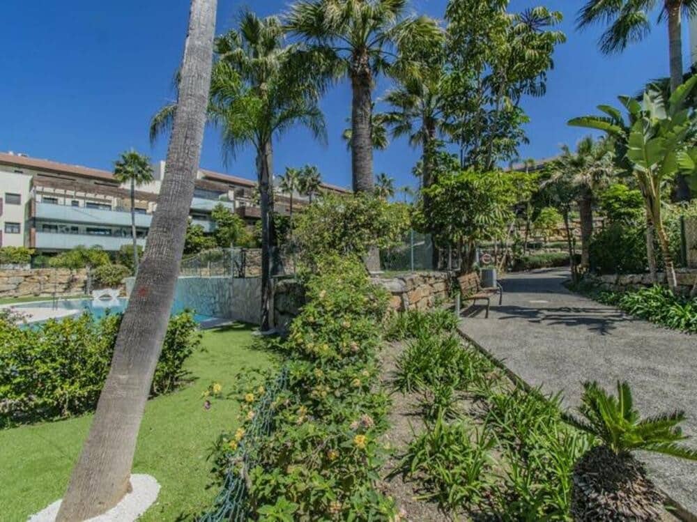 2 soveværelse Lejlighed til salg i Los Flamingos med swimmingpool garage - € 419.000 (Ref: 9403171)