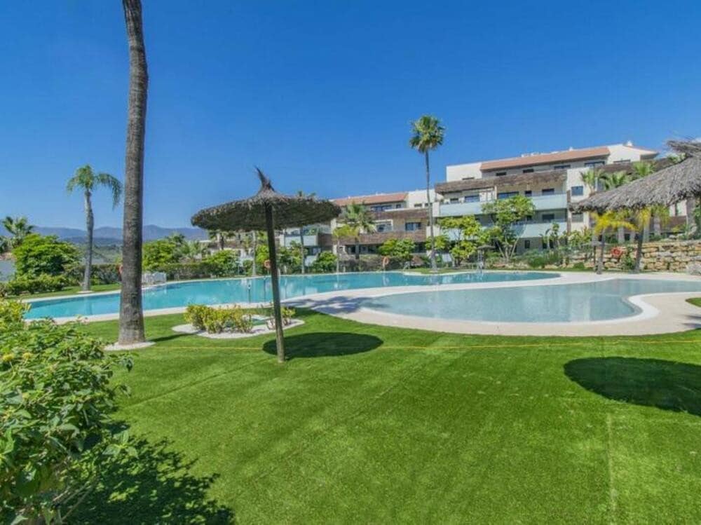 2 soveværelse Lejlighed til salg i Los Flamingos med swimmingpool garage - € 419.000 (Ref: 9403171)